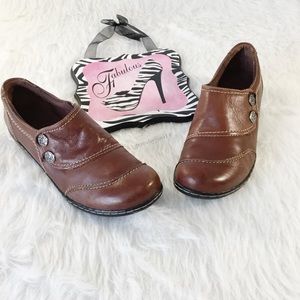 Clarks Bendables 8M Brown Slip Ons Clogs